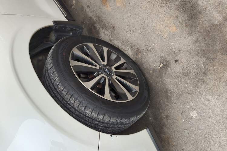 Used Subaru Forester 2016 2.0XT Prestige Navigation Edition Left Front Wheel Hub