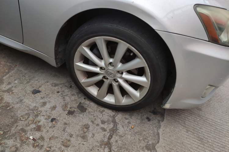 Used Lexus IS 2009 300 Right Front Wheel Hub