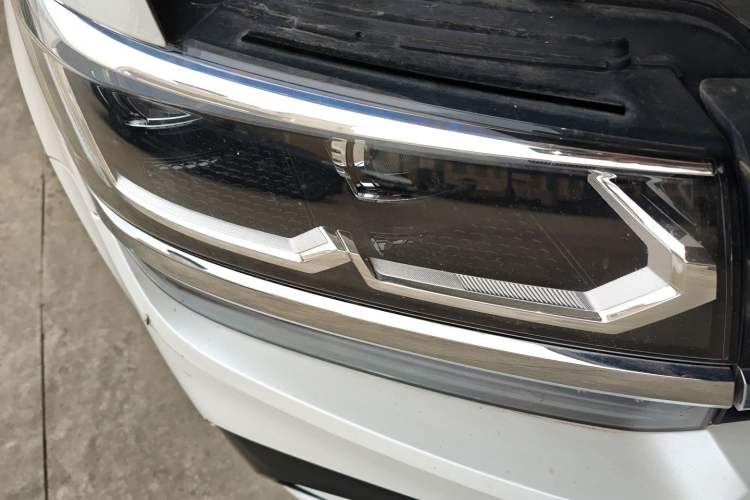 Used Volkswagen Tharu 2019 280TSI Two-Wheel Drive R-Line China V Standard Right Front Headlight