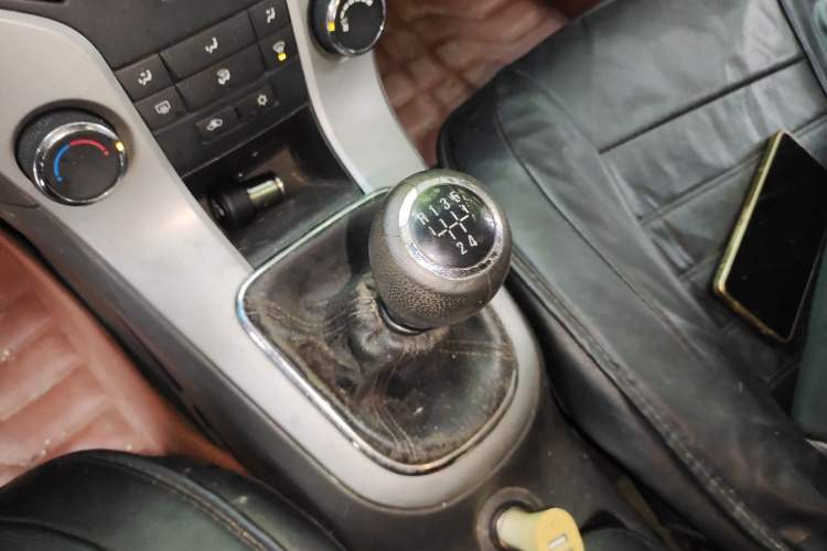 Used Chevrolet Cruze 2013 1.6L SL MT Gear Lever