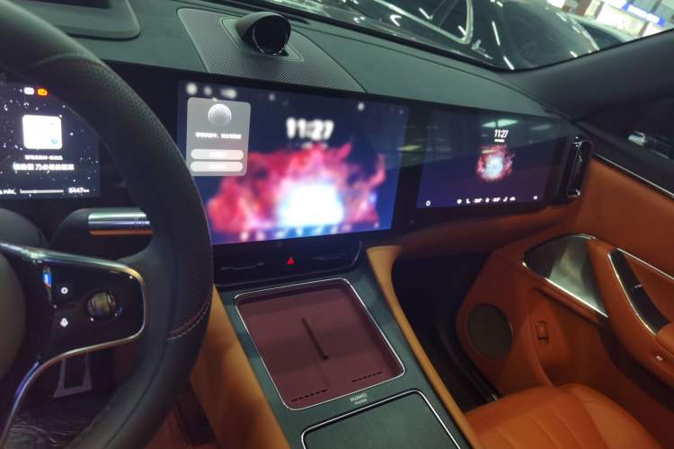 Used Hima AITO M8 2025 Model, Pure Electric Max+ Five-Seat All-Wheel-Drive Version
