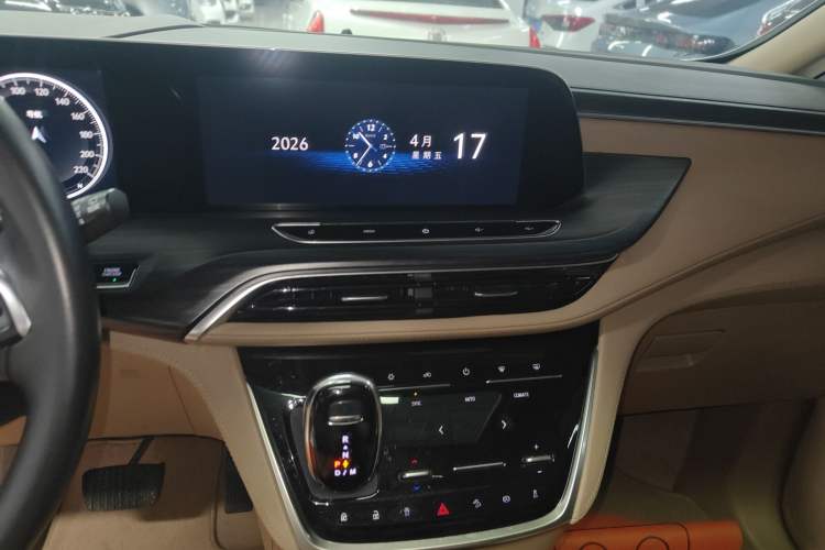 Used Buick GL8 2021 ES Land Cruiser 653T Luxury Edition Audio And AC Panel