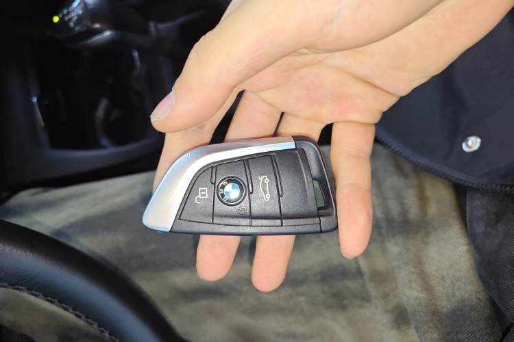 Used BMW X1 2016 sDrive18Li Premium Edition Vehicle Key