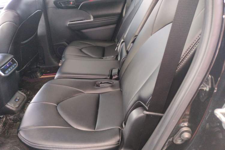 Used Toyota Highlander 2022 Dual-Engine 2.5L Two-Wheel Drive Elite Edition 5 Seats