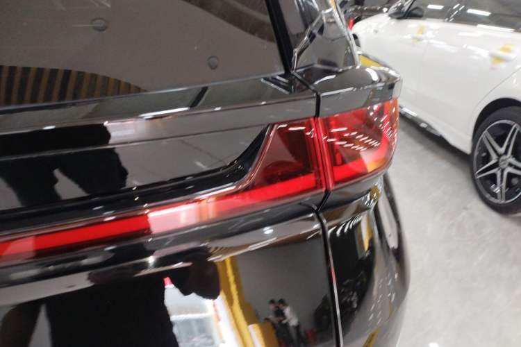 Used Honda Breeze 2021 240TURBO CVT Two-Wheel Drive Phantom Night Edition Exterior 3