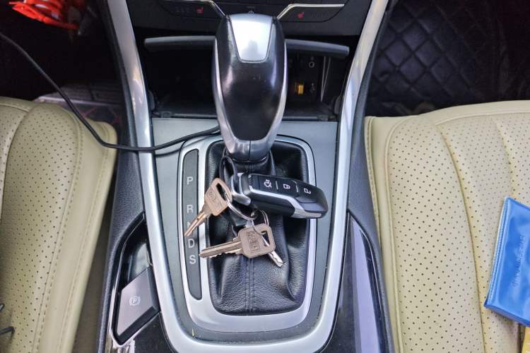 Used Ford Edge 2015 2.0T GTDi 4x4 High-Grade Model

