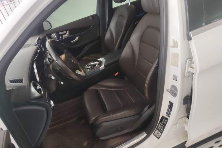 Used Mercedes-Benz GLC 2018 Facelift GLC 260 4MATIC Luxury Edition
