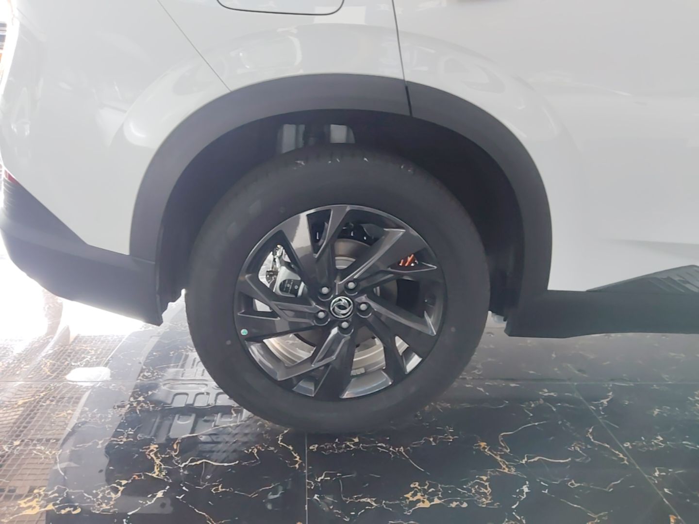 Dongfeng Aeolus SKY EV01 2025 530 km AIR Elite Edition — снимка 11