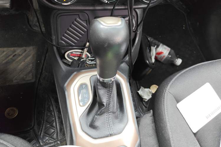 Used Jeep Renegade 2017 180T Automatic Jingneng Edition Gear Lever