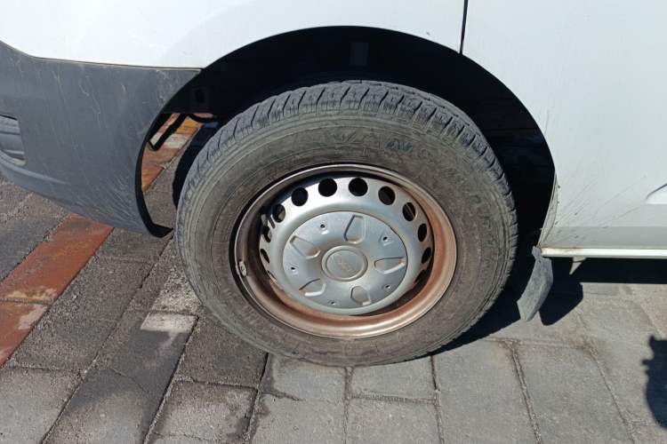 Used Ford Transit 2019 2.0T Gasoline Multi-Purpose Commercial Vehicle Short Wheelbase Low Roof 6-Seater China VI Standard
