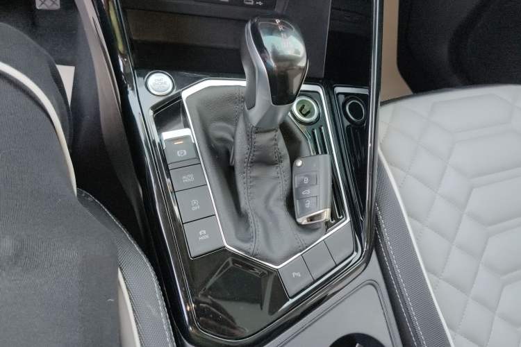 Used Volkswagen Tayron 2023 280TSI Two-Wheel-Drive Luxury Plus Advanced Version
