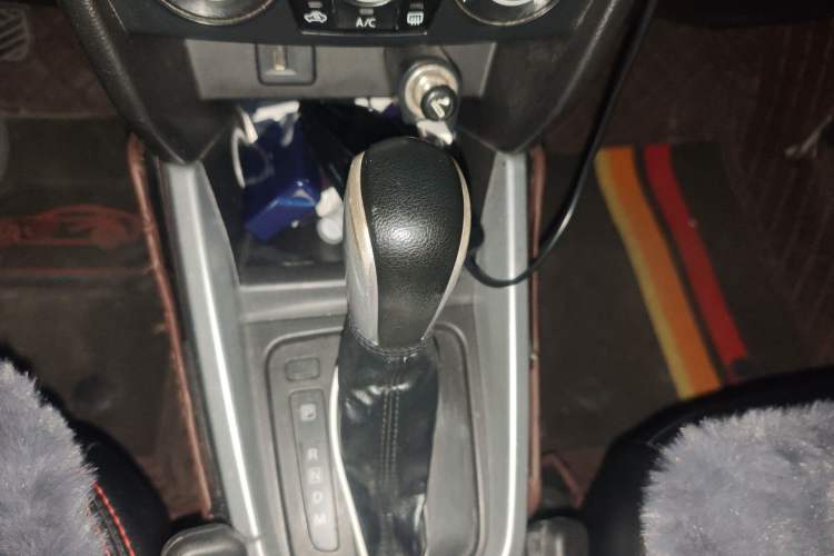 Used Suzuki Vitara 2016 1.4T Automatic Two-Wheel Drive Elite Model Gear Lever