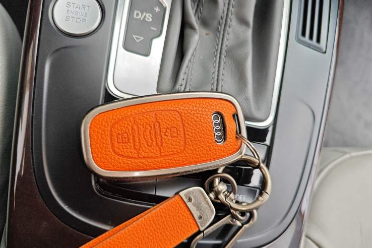 Used Audi A4L 2016 35 TFSI Automatic Comfort Model Vehicle Key