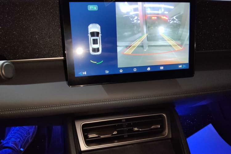 Used BYD Qin L 2024 DM-i 80KM Leading Model Audio And AC Panel