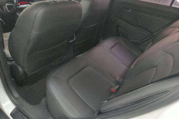 Used Kia Sportage R 2015 2.0L Automatic Two-Wheel Drive DLX Model Left Rear Seat