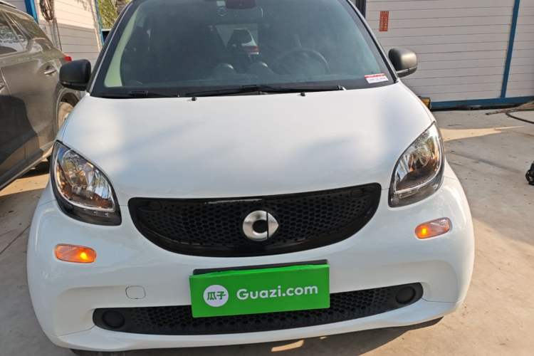 Used smart fortwo 2015 1.0L 52 kW Hardtop Passion Edition Front