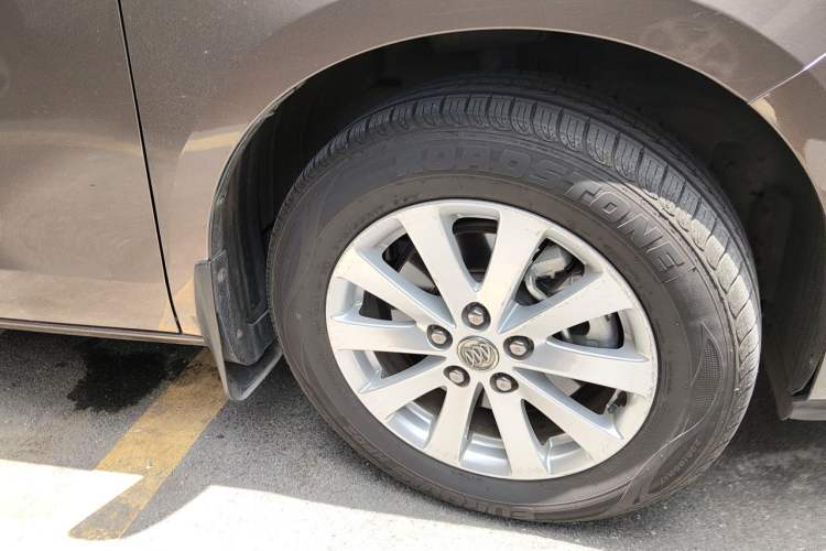 Used Buick GL8 2017 25S Comfort Version China V Standard Right Front Wheel Hub