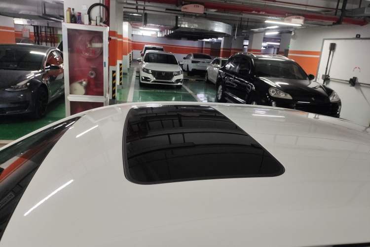 Used Cadillac ATS-L 2017 28T Fashion Edition Roof