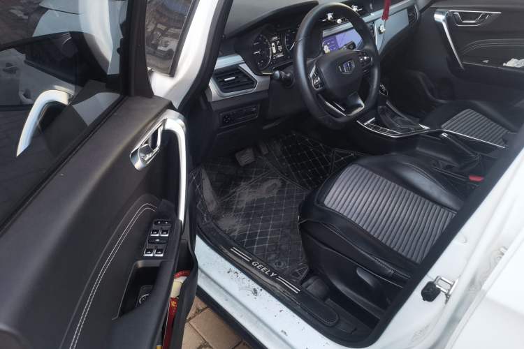 Used Geely Auto Vision X3 2020 1.5L CVT Luxury Model Driver Seat