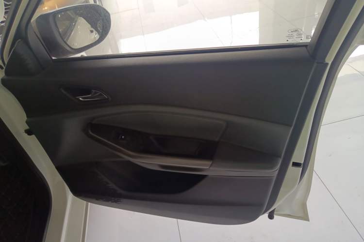 Used Ford Escort 2015 1.5L Automatic Fashion Model