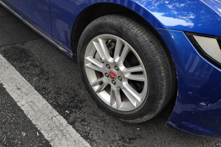 Used Jaguar XEL 2018 2.0T 200 PS LOVE Devotion Edition