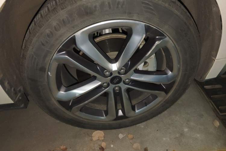 Used Ford Edge 2020 EcoBoost 245 4x4 ST-Line 7-Seater Right Front Wheel Hub