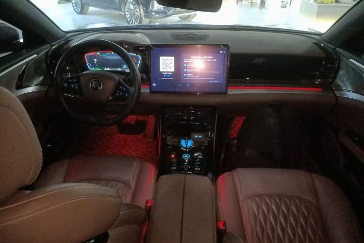 Used BYD Han 2023 EV Champion Edition 605KM Front-Drive Premium Model
