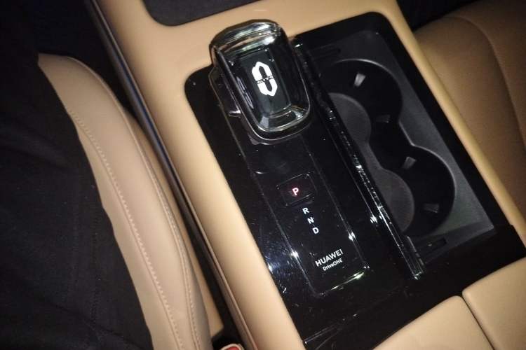 Used Hima AITO M7 2024 1.5T Intelligent Drive 4x4 Max Edition 6 Seats Gear Lever