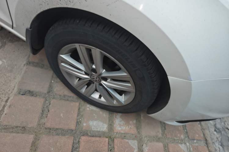 Used Volkswagen Santana 2015 Haval H6 1.6L Automatic Comfort Model Right Front Wheel Hub