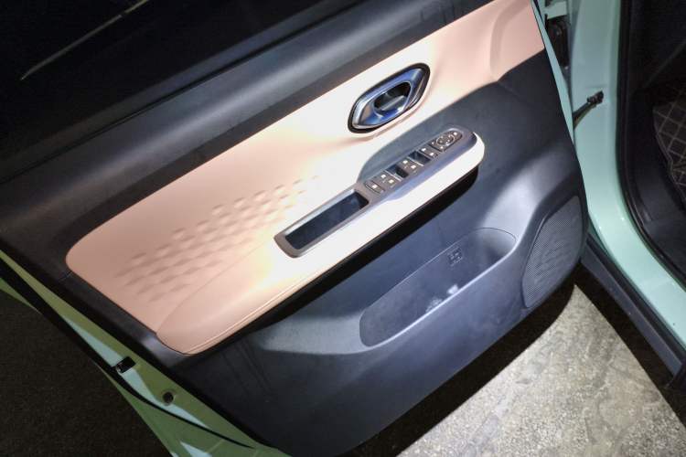 Used AION Y 2022 70 Tech Edition Lithium Iron Phosphate