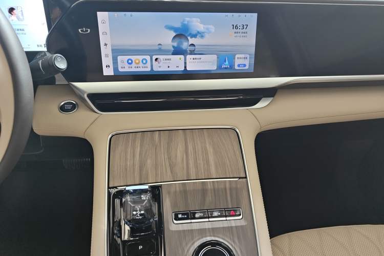 Used Geely Auto Monjaro L 2025 Dongfang Yao 2.0TD Automatic All-Wheel-Drive Wangyue Edition Audio And AC Panel