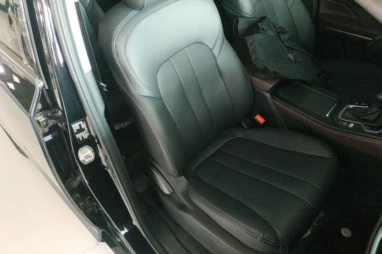 Used GAC Trumpchi M6 2021 PRO 270T DCT Elite Edition Right Front Seat