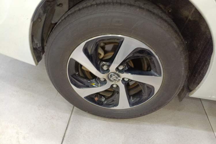 Used Toyota Levin 2017 Revised Dual-Engine 1.8H GS E-CVT Elite Sunroof Version China V Standard