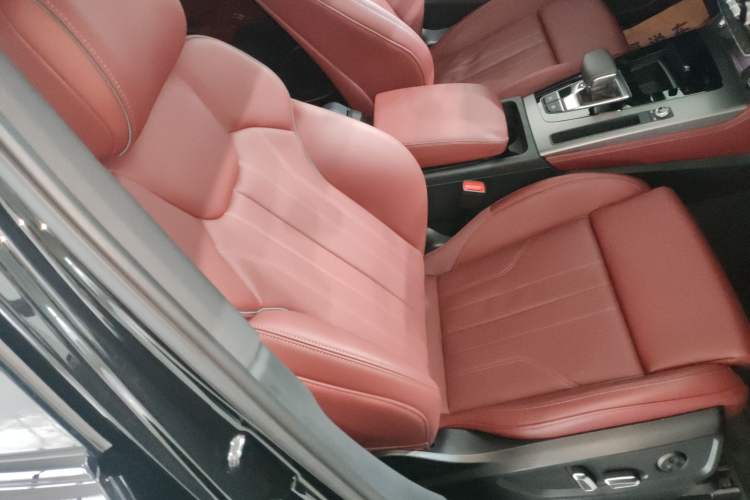 Used Audi Q5L 2025 40 TFSI Luxury Dynamic Edition
