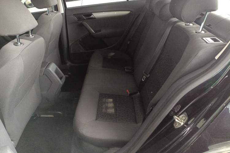 Used Volkswagen Lavida 2013 Revised Classic 1.6L Manual Fashion Edition Left Rear Seat