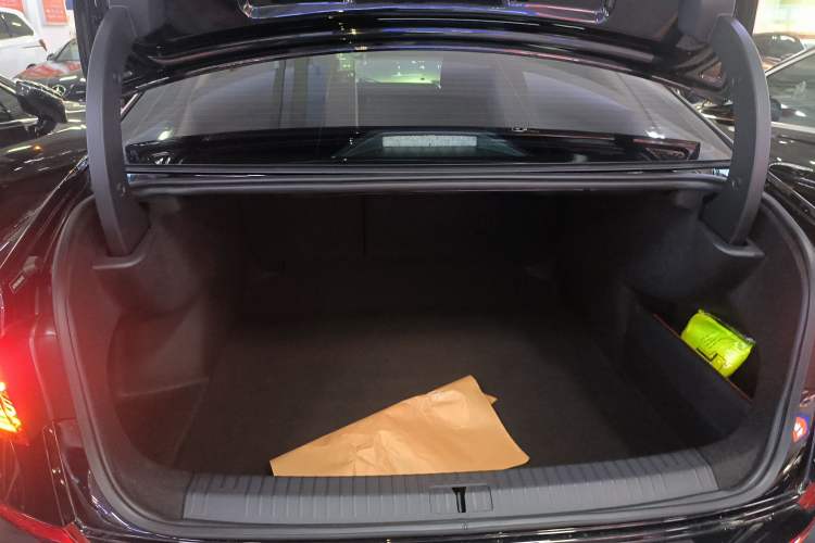 Used Volkswagen Passat 2025 Premium Version 380TSI Dragon Edition
