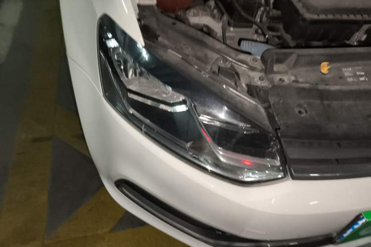 Used Volkswagen Polo 2016 1.6L Automatic Comfort Model Right Front Headlight