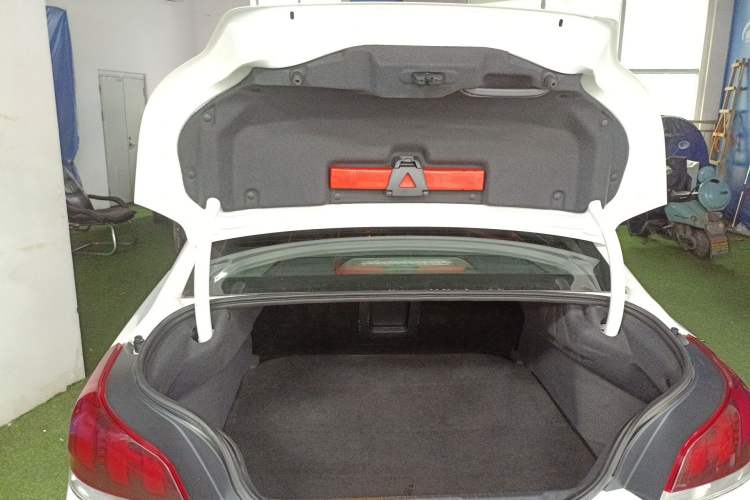 Used Peugeot 508 2015 2.0L Automatic ZhiZhen Edition Trunk