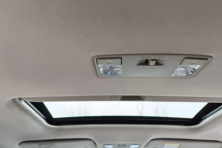 Used Mazda 8 2013 2.5L Ultimate Edition Headliner