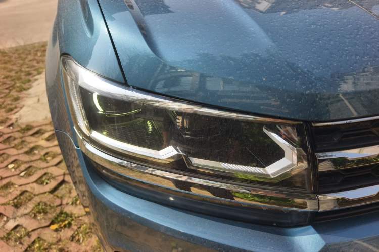 Used Volkswagen Tharu 2019 280TSI Two-Wheel Drive Luxury Edition China V Standard Right Front Headlight