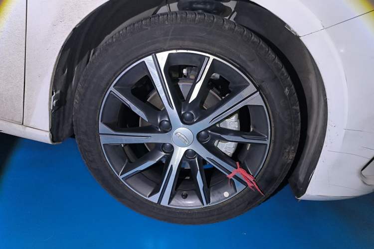 Used Geely Auto Emgrand 2022 4th Generation 1.5L CVT Flagship Model Right Front Wheel Hub