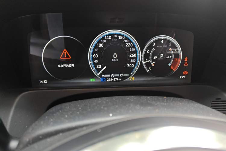 Used Jaguar XFL 2018 XFL 2.0T 250 PS Luxury Edition Odometer Close Up