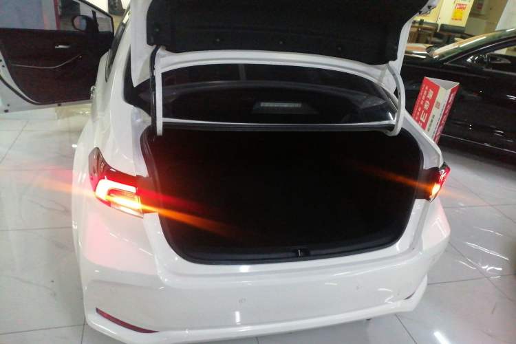 Used Toyota Corolla 2023 1.8L Smart Electric Hybrid Dual-Motor Pioneer Edition Trunk