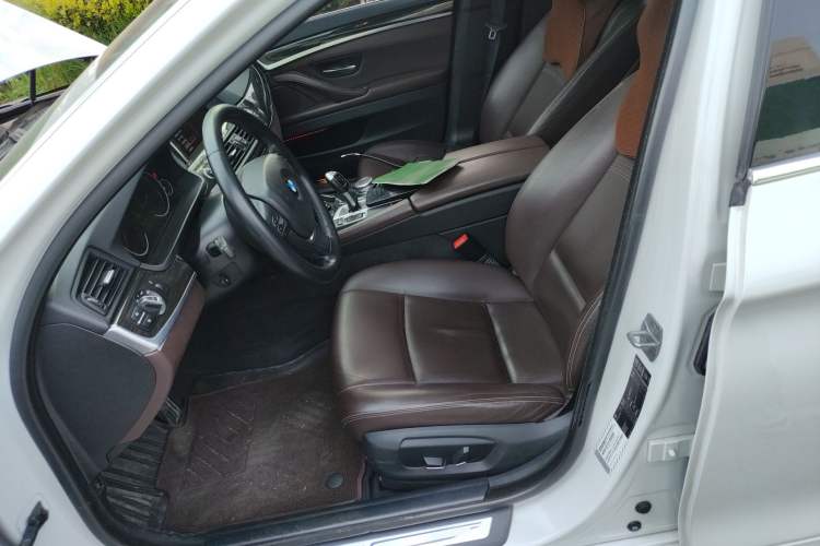 Used BMW 5 Series 2014 525Li Luxury Design Package Left Front Seat