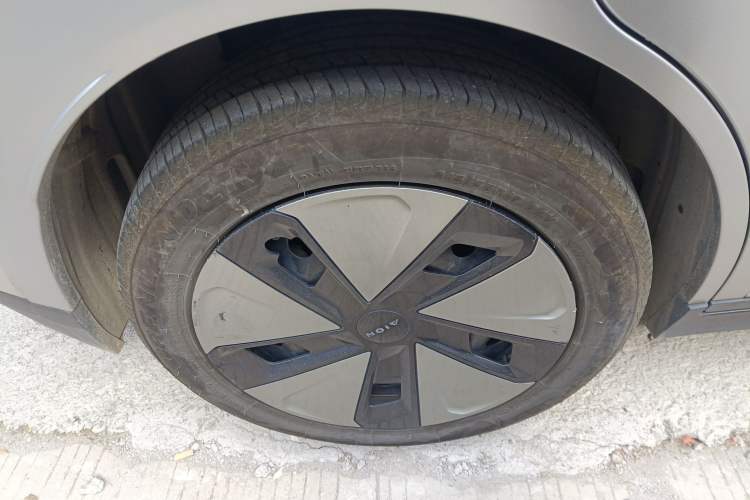 Used AION Y 2023 Younger