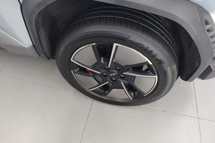 Used Formula Leopard Titanium 3 2025 501KM All-Wheel Drive Intelligent Driving Ultra Version
