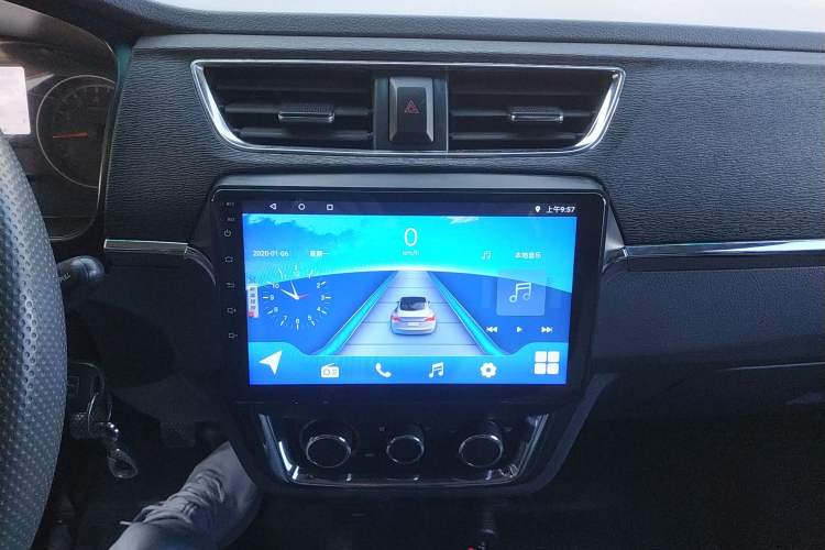 Used Jinbei Hiace X30 2021 1.5L Wealthy Single-Steaming Air-Conditioned Van China VI Standard SWC15M
