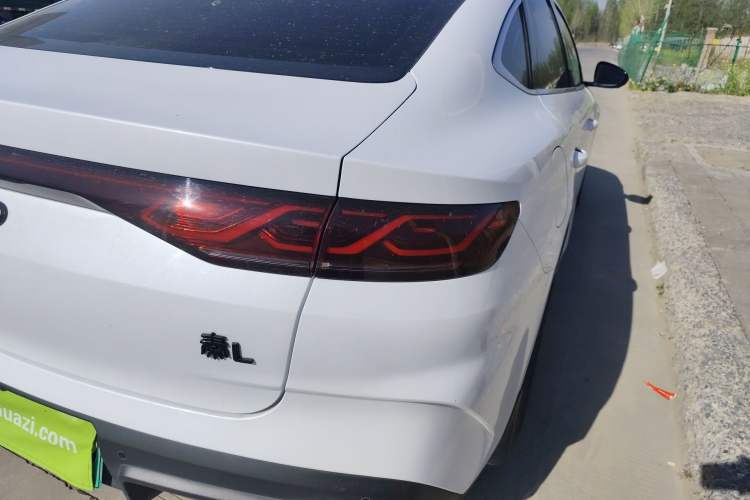 Used BYD Qin L 2024 DM-i 80KM Beyond Model Right Rear Taillight