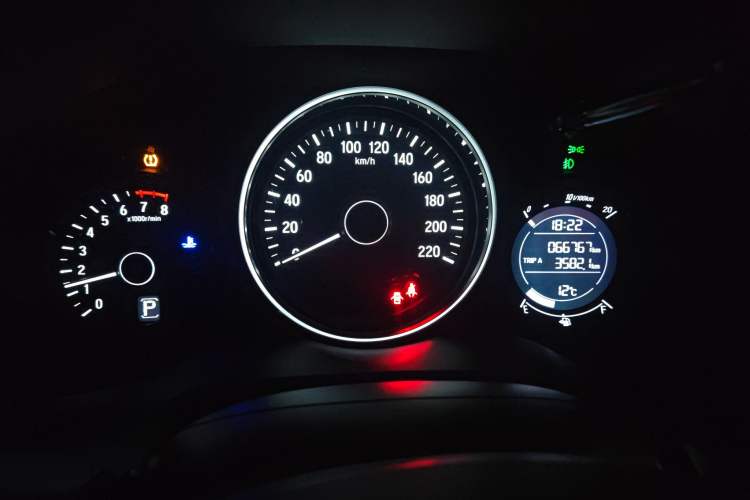 Used Honda Vezel 2019 1.5L CVT Pioneer Edition China V