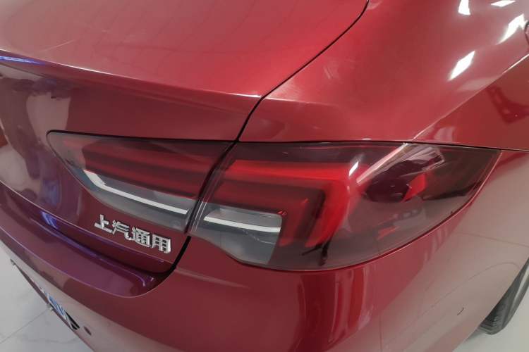 Used Buick Regal 2017 20T Luxury Model Right Rear Taillight